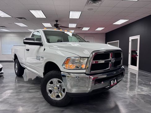 Used 2017 RAM 2500 Tradesman w/ Chrome Appearance Group AWD/4WD image 2