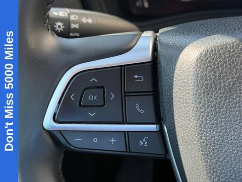 Used 2025 Toyota Grand Highlander AWD image 21