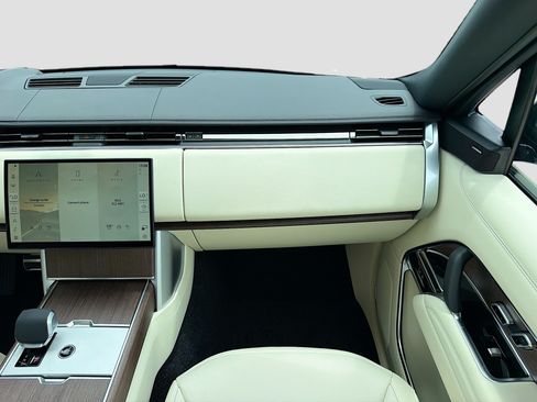 New 2026 Land Rover Range Rover Long Wheelbase SE AWD/4WD image 19