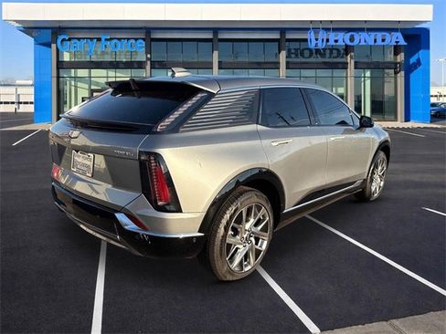 Used 2025 Cadillac Optiq Luxury 1 w/ LPO, Floor Liner Package image 2