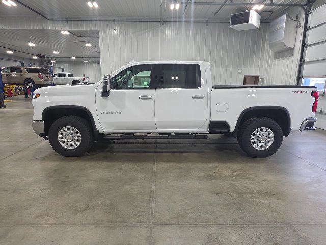 Used 2024 Chevrolet Silverado 2500 LTZ AWD/4WD image 5