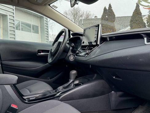 Used 2020 Toyota Corolla LE image 9
