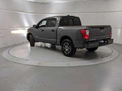 Used 2024 Nissan Titan SV image 4