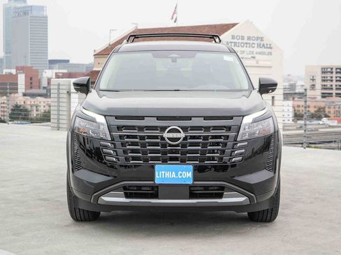 New 2026 Nissan Pathfinder SL w/ Cargo Package FWD image 2