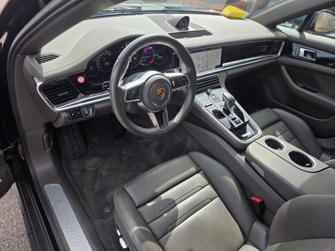 Used 2020 Porsche Panamera 4 image 13