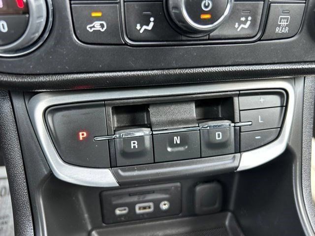 Used 2022 GMC Terrain SLT w/ Infotainment Package II FWD image 30