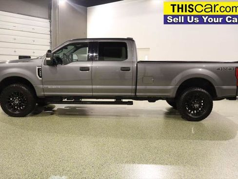 Used 2022 Ford F350 XLT w/ Black Appearance Package image 4