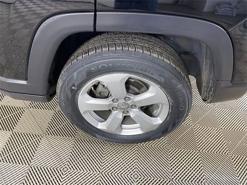 Used 2018 Jeep Compass Latitude w/ Popular Equipment Group image 22