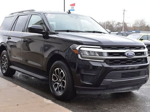 Used 2024 Ford Expedition XLT AWD/4WD image 4