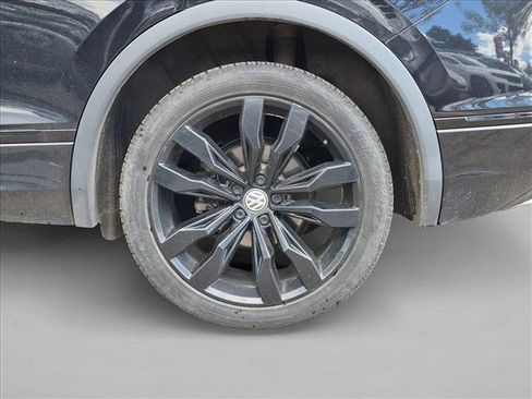 Used 2021 Volkswagen Tiguan SE R-Line AWD/4WD image 9