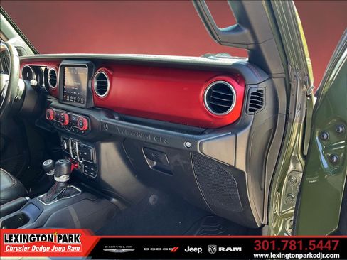 Used 2020 Jeep Wrangler Unlimited Rubicon AWD/4WD image 25