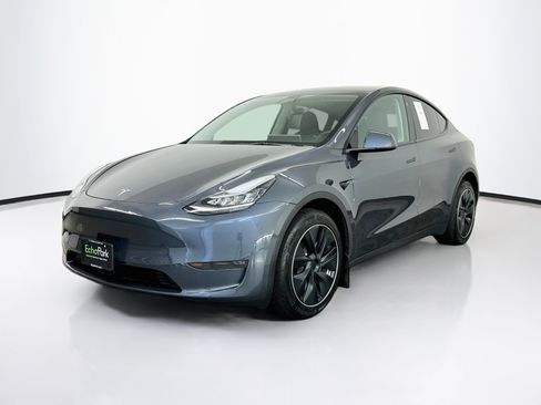 Used 2023 Tesla Model Y Long Range AWD/4WD image 3