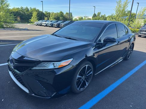 Used 2020 Toyota Camry XSE AWD/4WD image 2