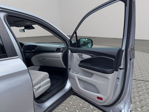Used 2021 Honda Pilot EX image 28