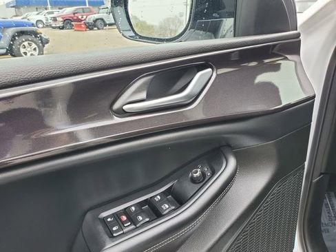 Certified 2023 Jeep Grand Cherokee L Laredo AWD/4WD image 10