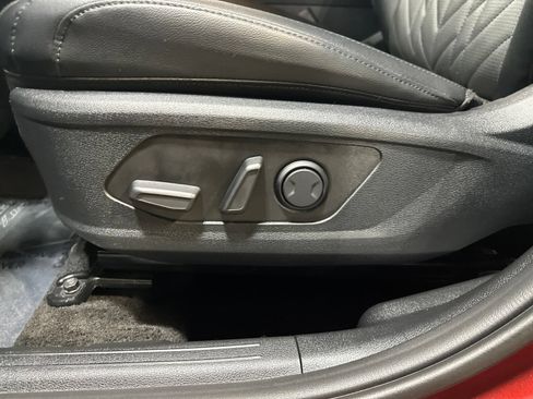 Used 2025 Kia Sportage X-Line AWD/4WD image 16