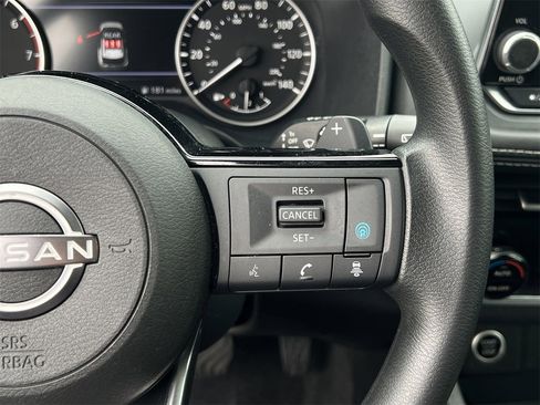 Certified 2023 Nissan Rogue SV image 12