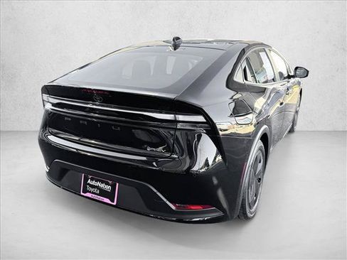 Used 2026 Toyota Prius Plug-In Hybrid FWD image 5