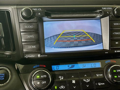 Used 2018 Toyota RAV4 XLE FWD image 25