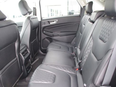 Used 2024 Ford Edge Titanium image 40