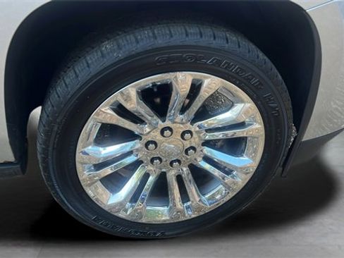 Used 2017 Cadillac Escalade Premium Luxury w/ LPO, Radiant Package image 32