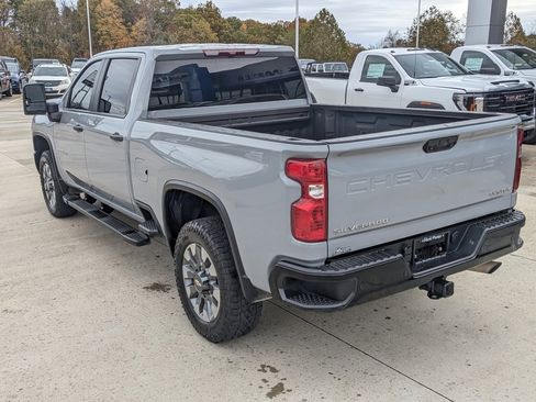Used 2025 Chevrolet Silverado 2500 Custom w/ Custom Value Package image 8