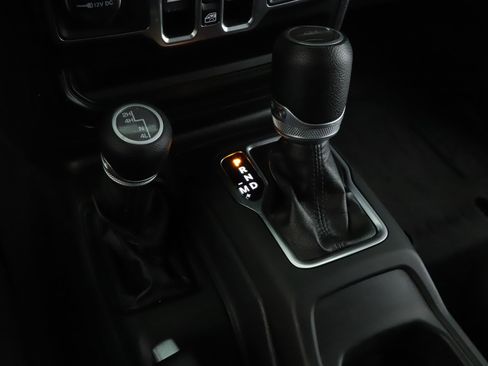 Used 2022 Jeep Gladiator Sport AWD/4WD image 15