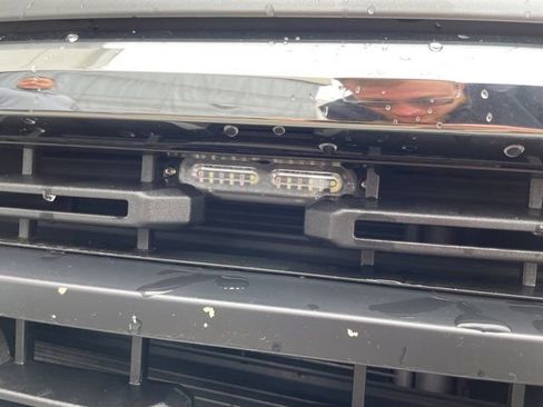 Used 2023 Ford F150 XLT AWD/4WD image 9