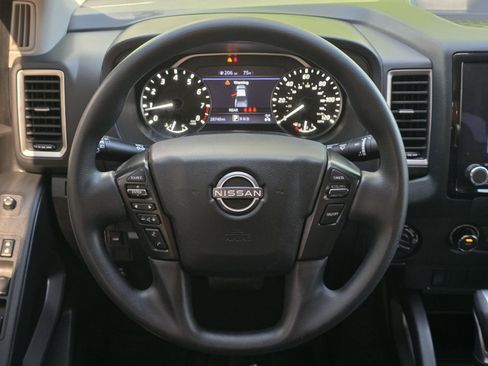 Certified 2023 Nissan Frontier SV AWD/4WD image 15