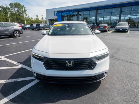 Used 2024 Honda Accord EX image 2