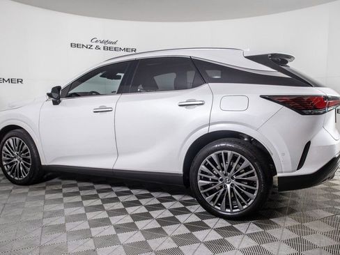 Used 2025 Lexus RX 450h AWD w/ Luxury Package image 7