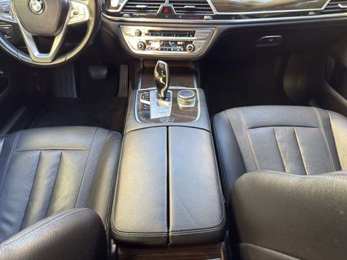 Used 2016 BMW 740i image 22