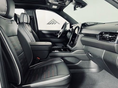 Used 2025 GMC Yukon AT4 Ultimate image 18