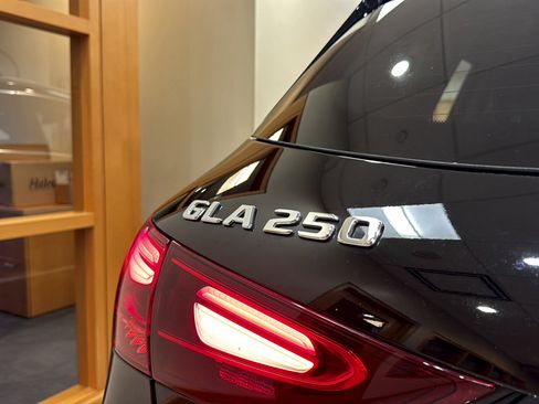 Certified 2025 Mercedes-Benz GLA 250 image 31