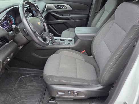 Used 2022 Chevrolet Traverse LT image 10