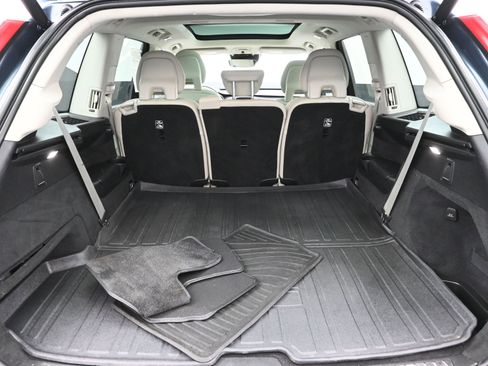 Used 2018 Volvo XC90 T6 Momentum w/ Convenience Package image 22