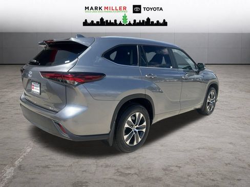 Certified 2025 Toyota Highlander XLE AWD/4WD image 6