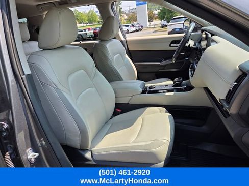 Used 2023 Nissan Pathfinder SL w/ SL Premium Package AWD/4WD image 19