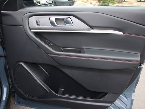 Certified 2025 Ford Explorer ST-Line w/ Premium Package image 27