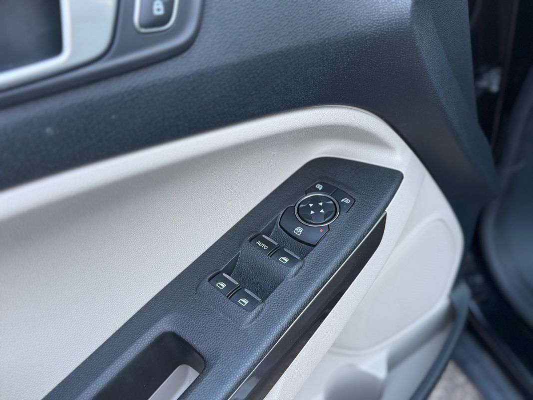 Used 2019 Ford EcoSport SE AWD/4WD image 16
