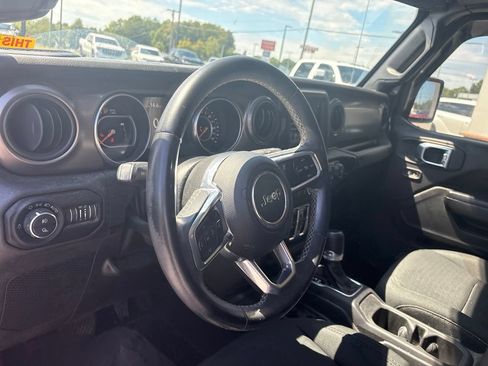 Used 2020 Jeep Gladiator Sport w/ Quick Order Package 24S AWD/4WD image 4