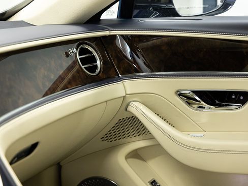 New 2026 Bentley Flying Spur Plug-In Hybrid AWD/4WD image 38