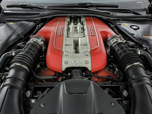 Used 2021 Ferrari 812 GTS RWD image 28