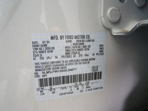 Used 2025 Lincoln Aviator Reserve w/ Jet Appearance Package RWD image 30