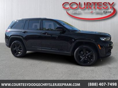 Used 2023 Jeep Grand Cherokee Altitude