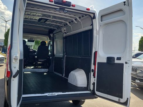 Used 2025 RAM ProMaster 2500 w/ Convenience Group FWD image 11