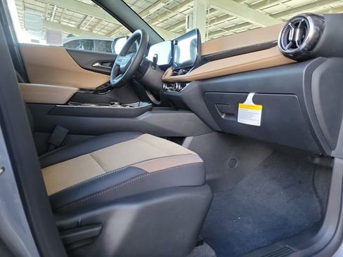 New 2026 Chevrolet Equinox ACTIV w/ LPO, Floor Liner Package image 17