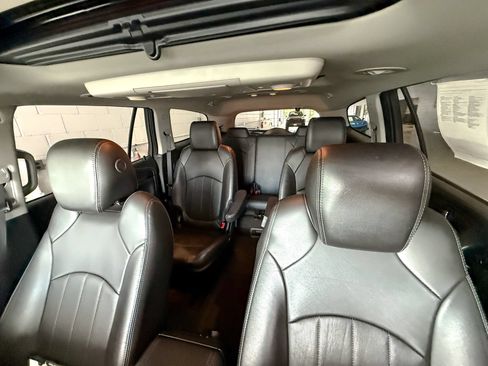 Used 2017 Buick Enclave Leather AWD/4WD image 10