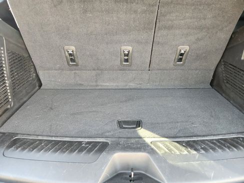 Used 2021 Chevrolet Tahoe LT w/ Luxury Package image 34