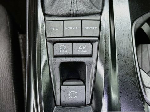 Used 2025 Toyota Camry LE FWD image 25